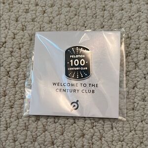NWT Peloton Century Club Pin